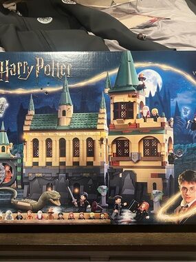 Lego Harry Potter Hogwarts Castle Set with Green, Tan, Black, Gray, Blue Accents